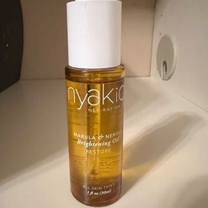 Black owned beauty! Nyakio Brightening Oil